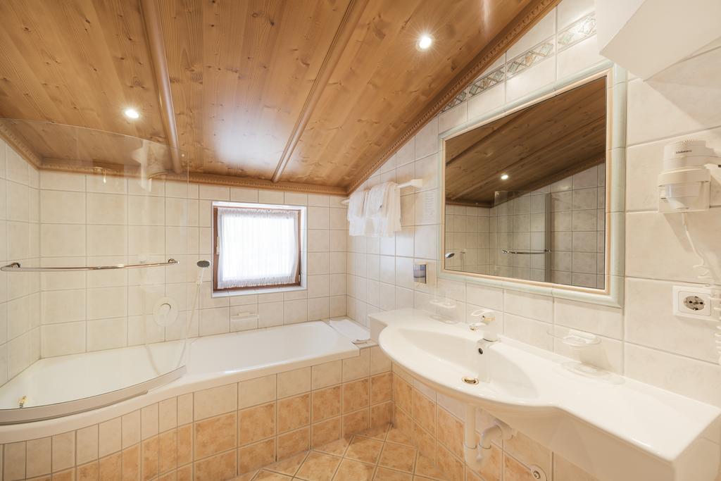 Hotel Hoferwirt Neustift im Stubaital Eksteriør bilde